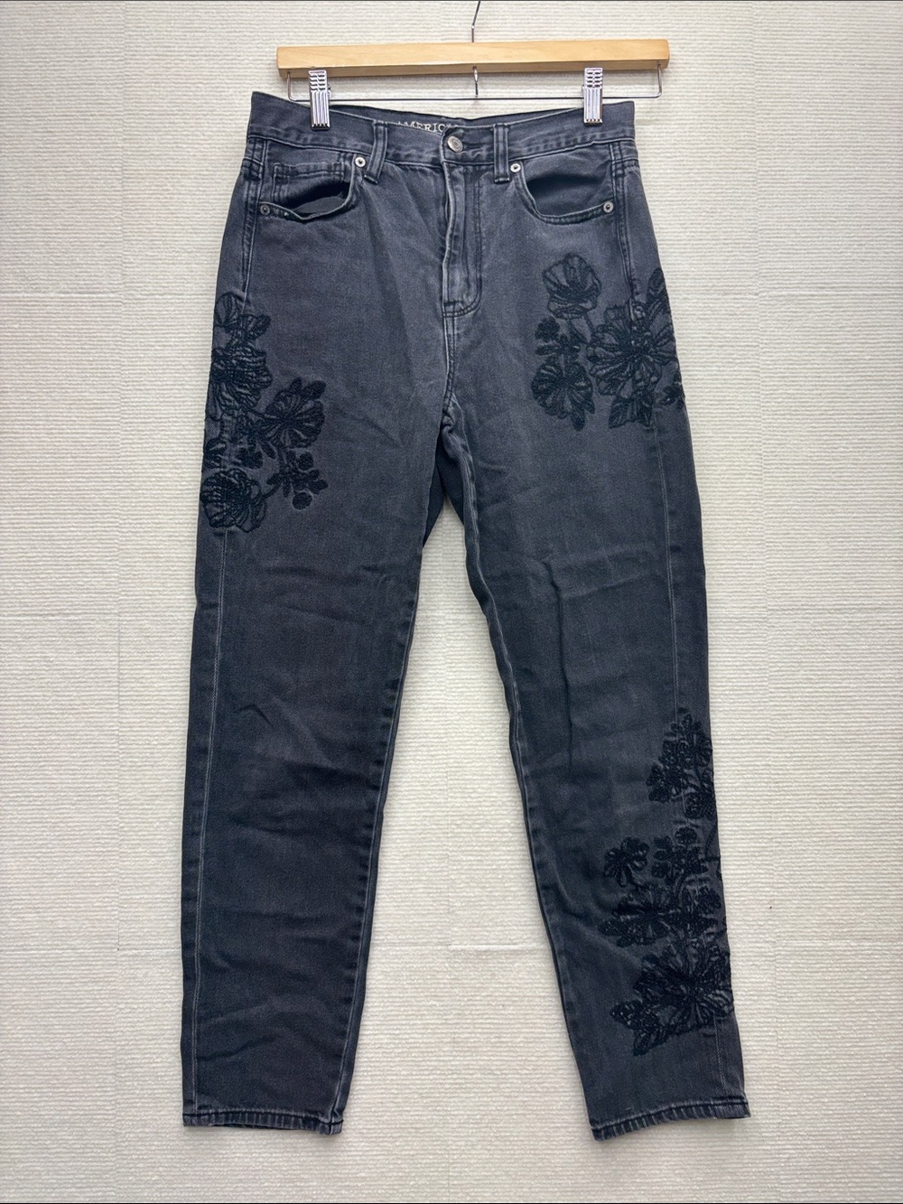 American Eagle | mom jean 4 Women’s Black Floral Embroidered Jeans